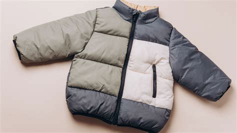 How to wash a puffer jacket without taking it to the dry cleaners